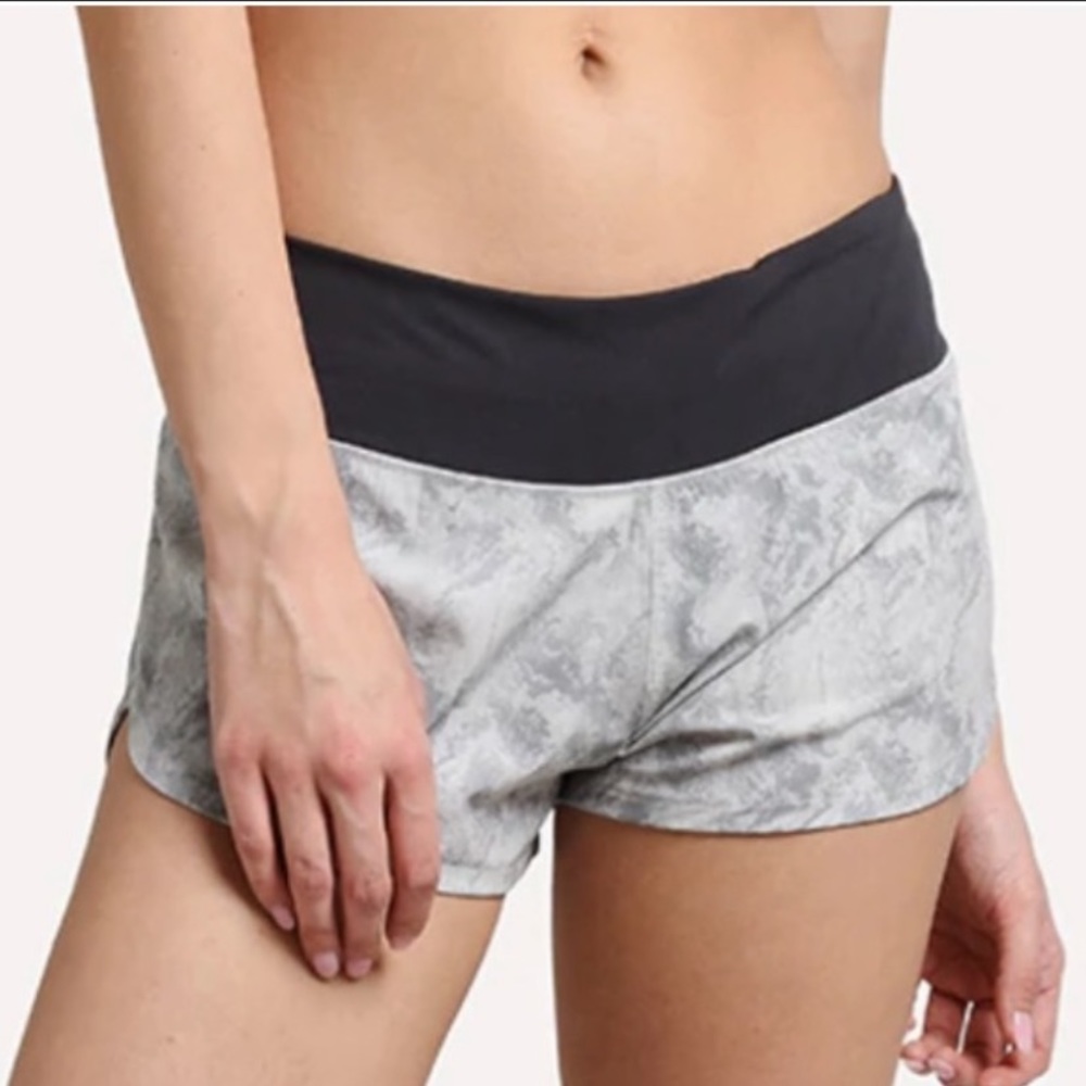 Vuori Omni performance shorts size large